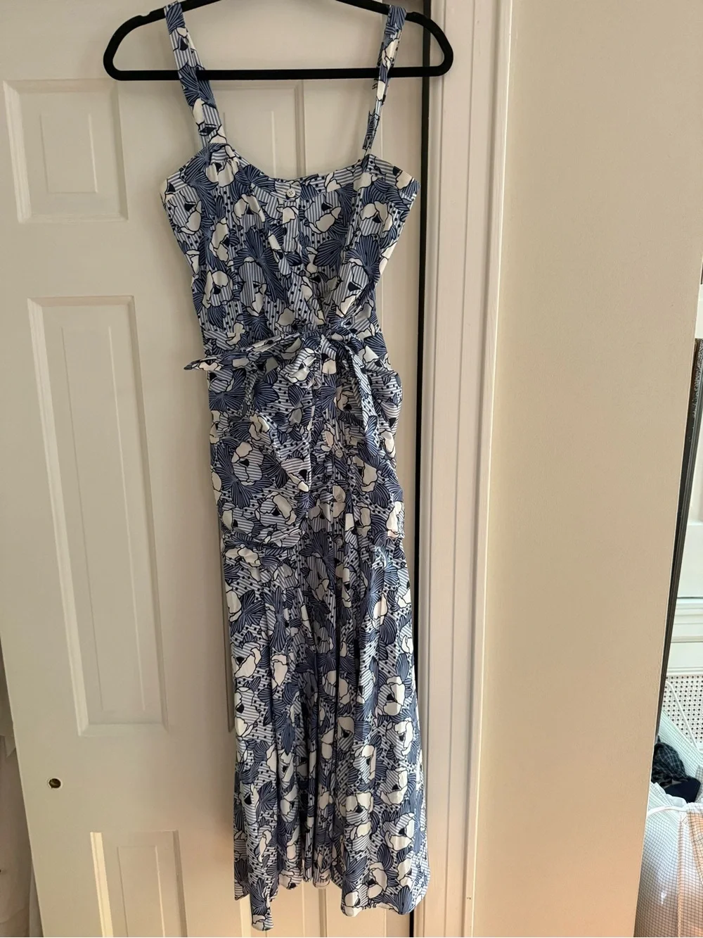 VERONICA BEARD MARENA GATHERED PRINTED FLORAL COTTON POPLIN MIDI DRESS - Picture 8 of 8